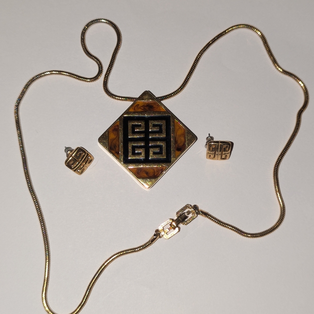 Givenchy New York Runway 1977 Tortoise Necklace AND Gold Tone 4 Logo Earrings